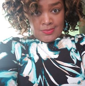 Meet your Posher, Tesia